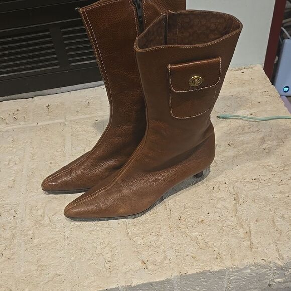 Brown Suede Heeled Boots with Sleek Design - Picture 1 of 10